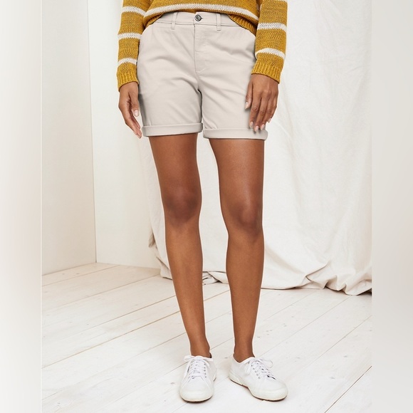 Garnet Hill Salt-Washed Everyday Chino Shorts in Pebble - NWOT - Size 10 - Picture 1 of 7